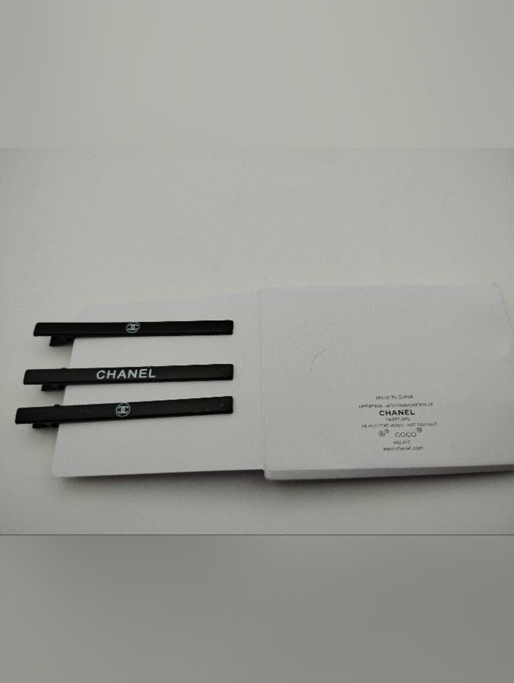 Chanel Black Logo Hair Clips - Set of 3 Brand New - Picture 5 of 7